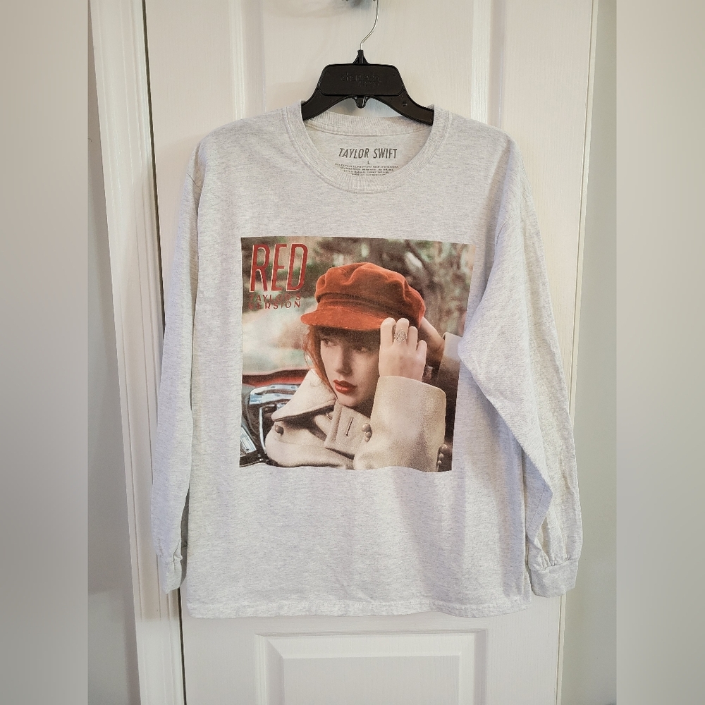 Official Taylor Swift Red (Taylor’s Version) Gray Cotton Long Sleeve Tee Large